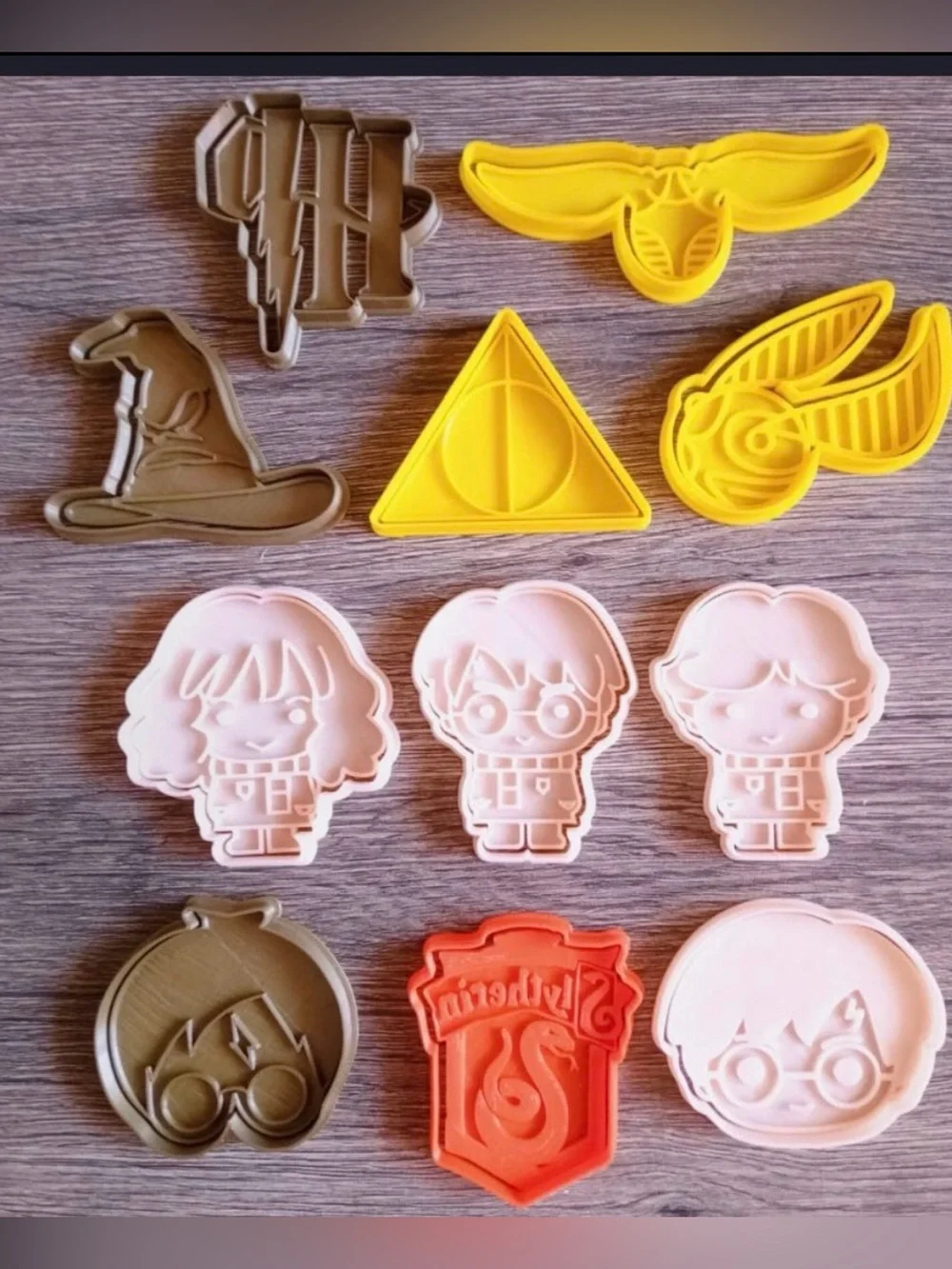 Large harry potter cookie cutter set